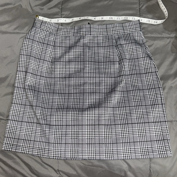 Plaid skirt - Picture 3 of 4